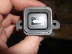 Кнопка открытия багажника CR-V I